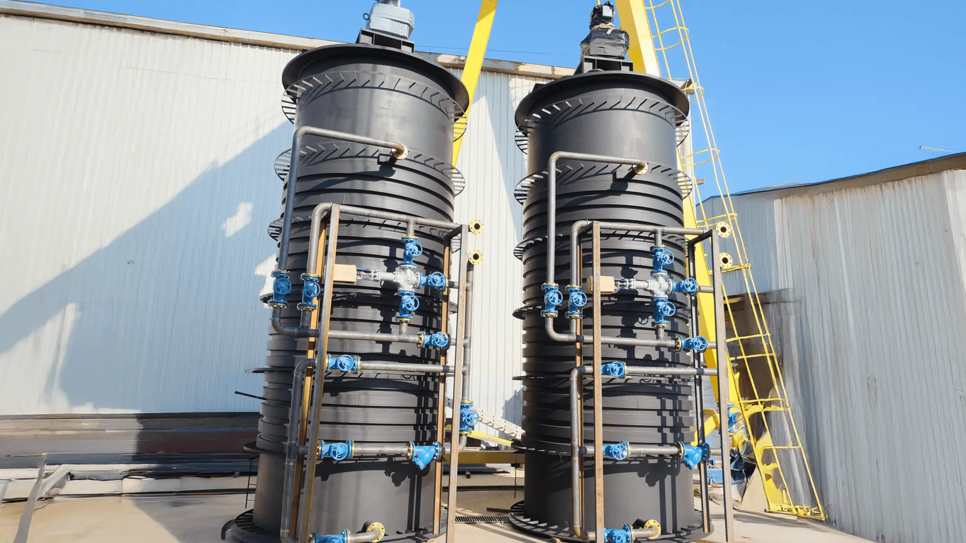 Mixer & chemical agitator