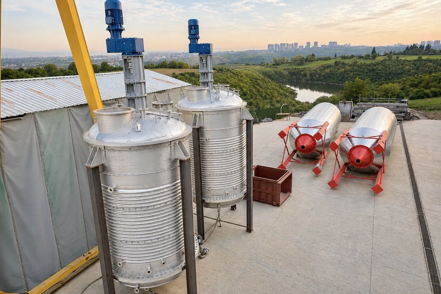 Makfen روی پشت‌بام راکتور نصب